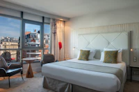 Le Parisis Hotel