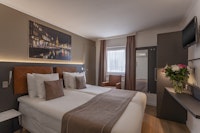 Avenue Hotel